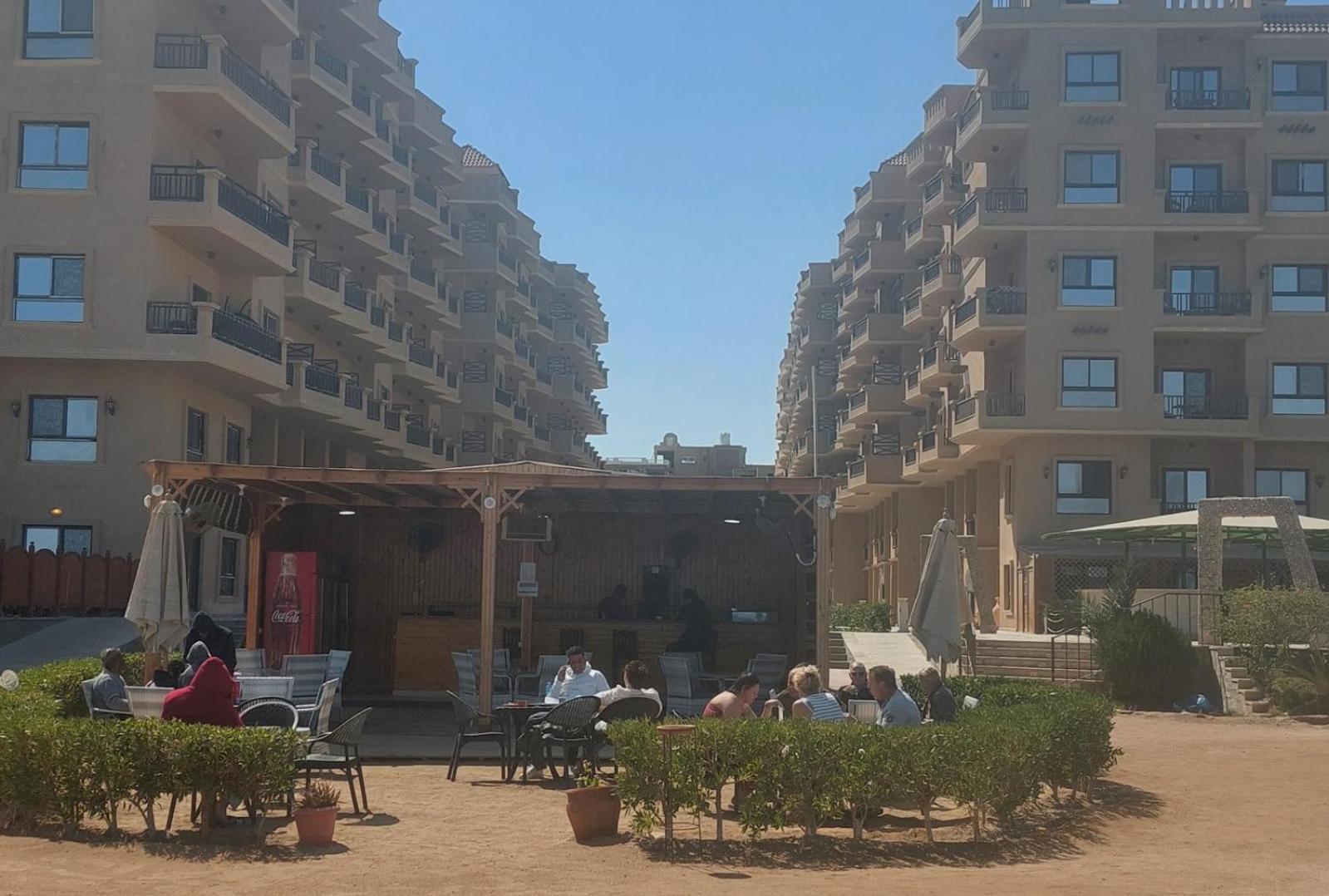 Comfort Zone At Turtles Beach Resort Hurghada Bagian luar foto